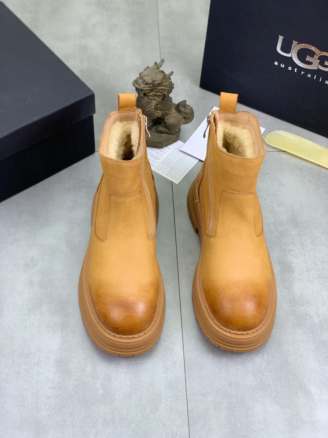 Men's men's shoes 💰P660 New arrival 🆕🆕🆕 IUGGI Men's British retro Martin boots Winter new men's outdoor hiking boots First layer of cowhide on the outside and wool on the inside Comfortable and warm Rubber sole sole Non-slip and firm Trendy and fashionable Casual and versatile Size: 38-44 (45 customized) Color: three colors